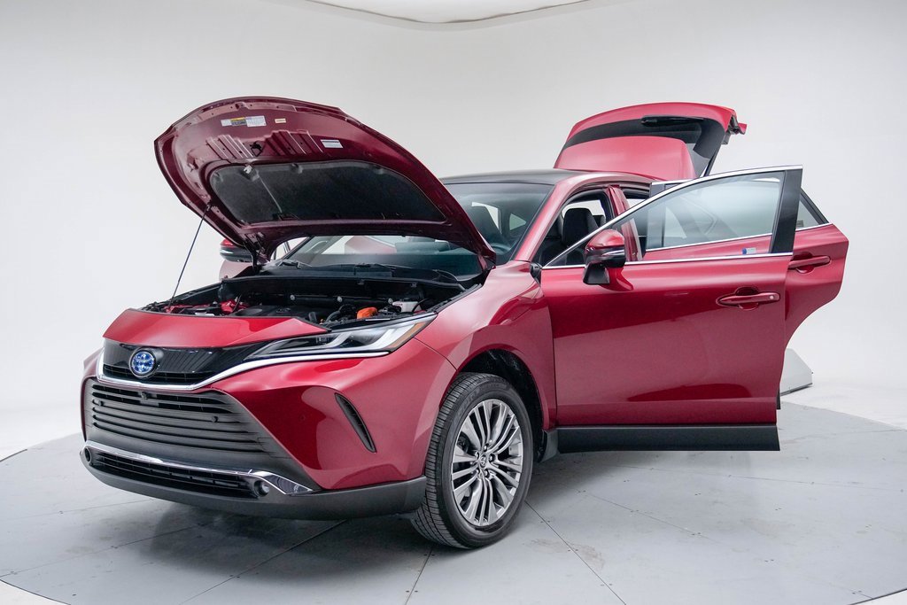 Used 2024 Toyota Venza Limited image 17