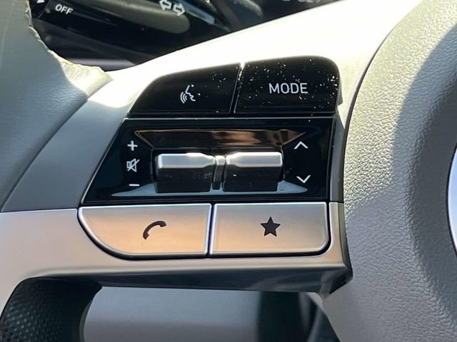 Certified 2025 Hyundai Elantra SEL image 22