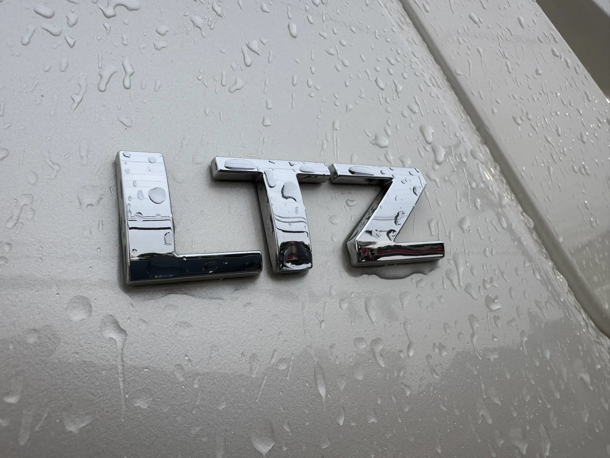 Used 2012 Chevrolet Avalanche LTZ AWD/4WD image 22