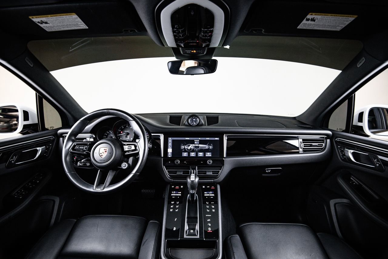 Certified 2023 Porsche Macan Turbo AWD/4WD image 25
