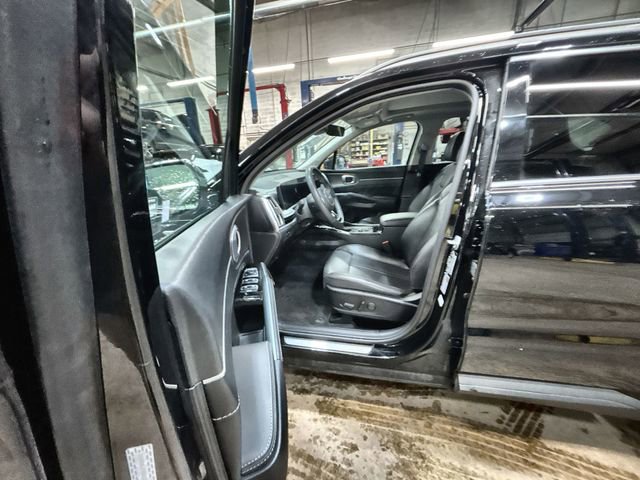 Used 2025 Kia Sorento SX Prestige w/ Olive Brown Leather Package image 15