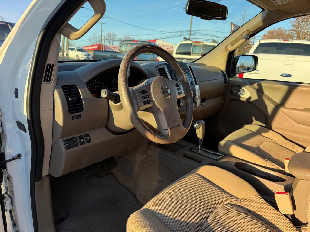 Used 2017 Nissan Frontier SV w/ SV Value Truck Package image 9