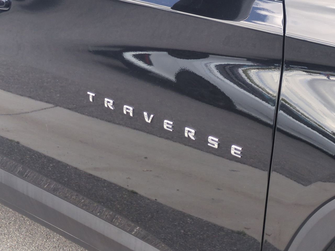 Used 2023 Chevrolet Traverse LT FWD image 30