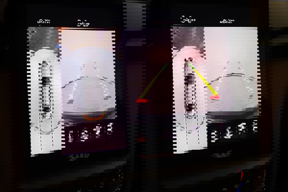 Used 2023 Maserati Quattroporte Modena Q4 image 10