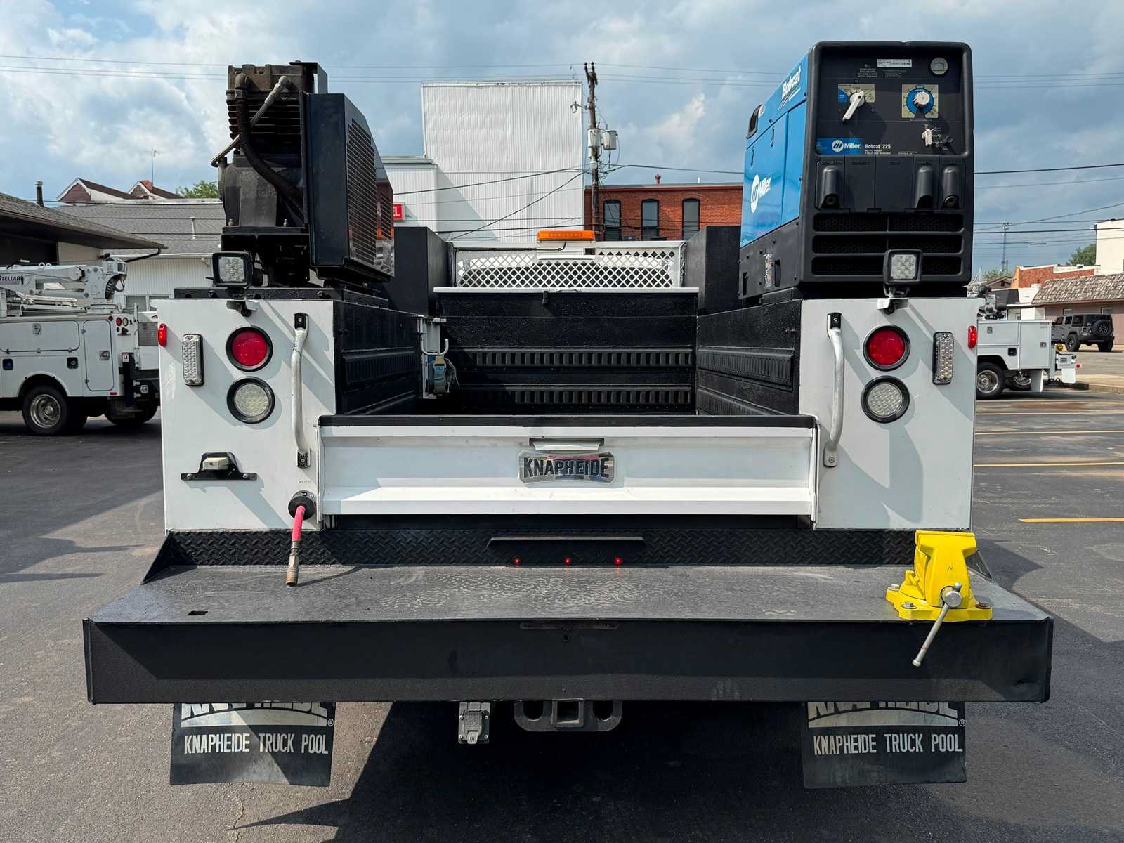 Used 2017 Ford F550 4x4 Regular Cab Super Duty image 11