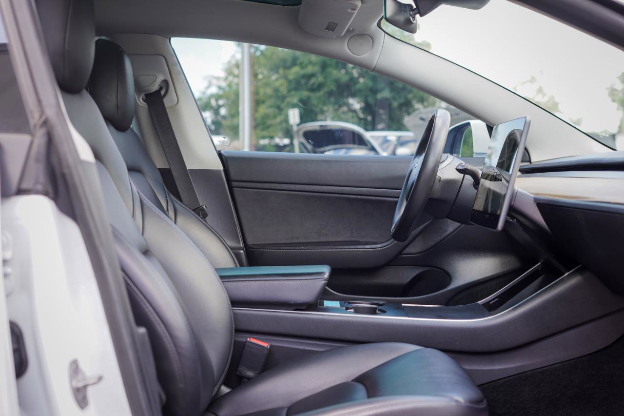 Used 2020 Tesla Model 3 Standard Range Plus RWD image 7