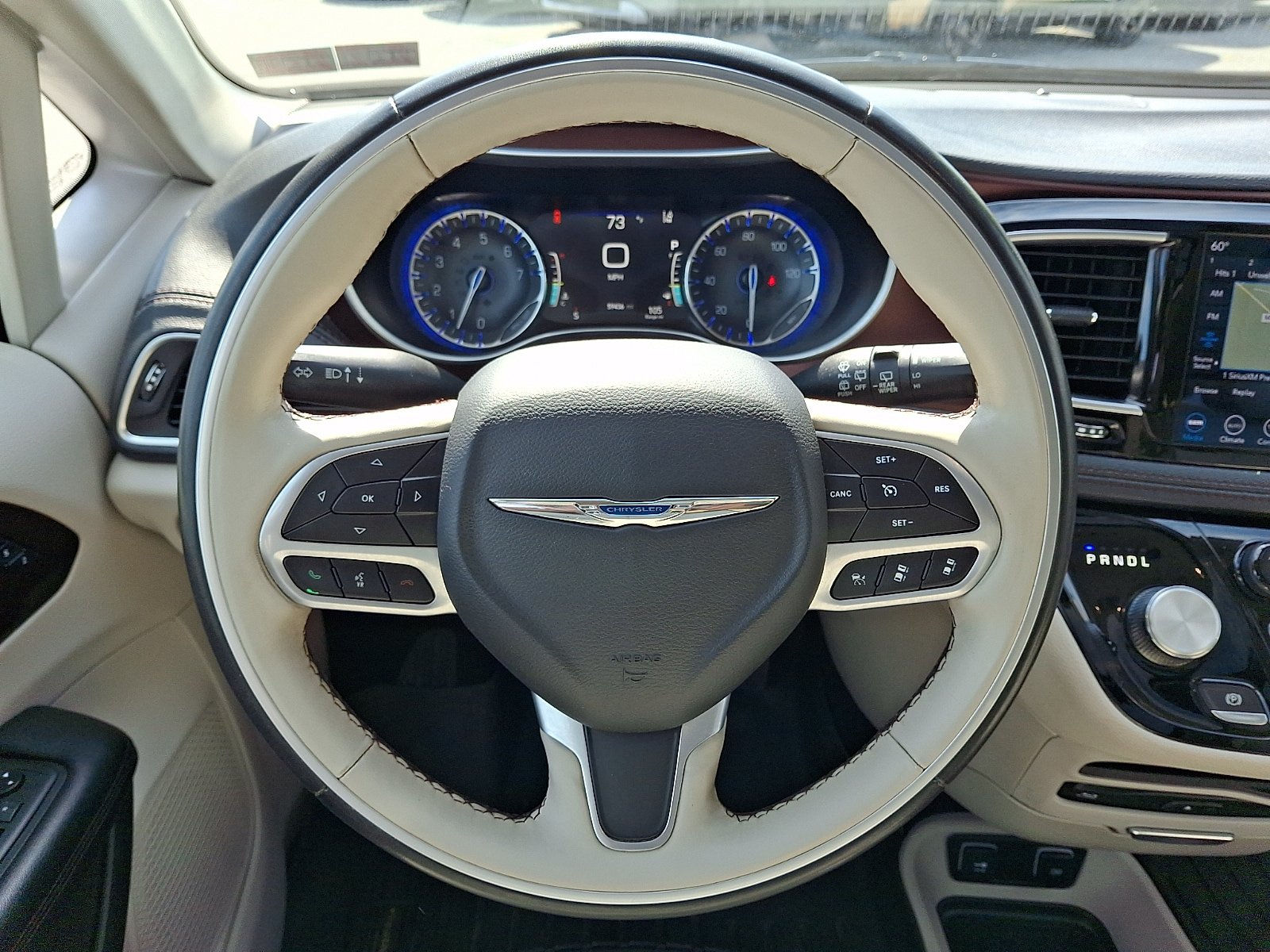 Used 2019 Chrysler Pacifica Limited w/ Advanced Safetytec Group FWD image 25