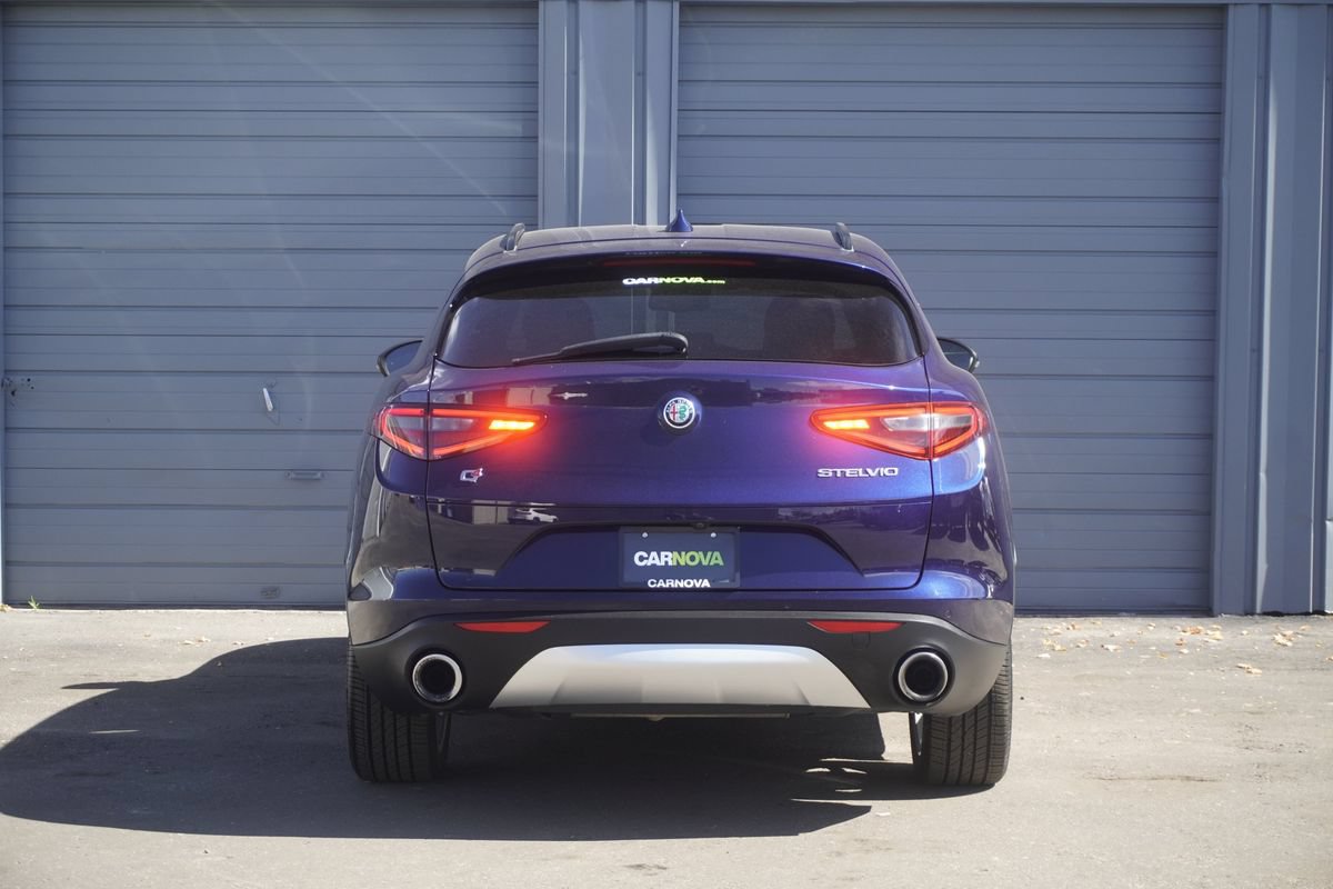 Used 2018 Alfa Romeo Stelvio Ti Sport AWD/4WD image 4