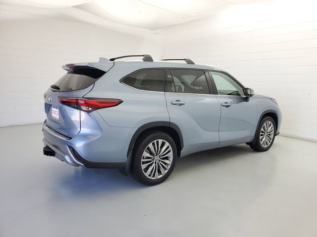 Used 2022 Toyota Highlander Platinum AWD/4WD image 5