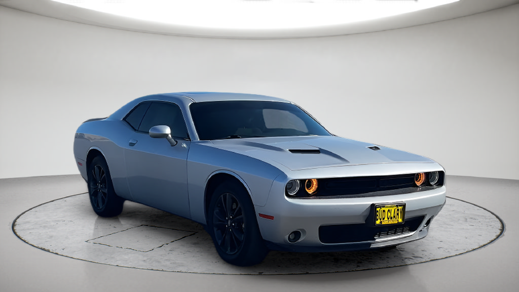 Used 2020 Dodge Challenger SXT w/ Driver Convenience Group AWD/4WD image 11