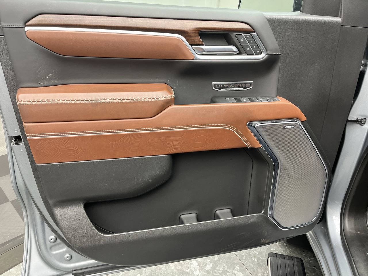 Certified 2024 GMC Sierra 1500 Denali Ultimate AWD/4WD image 9