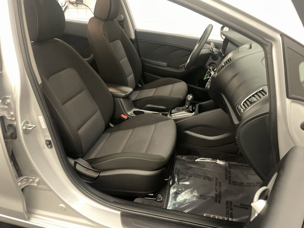 Used 2017 Kia Forte LX image 17