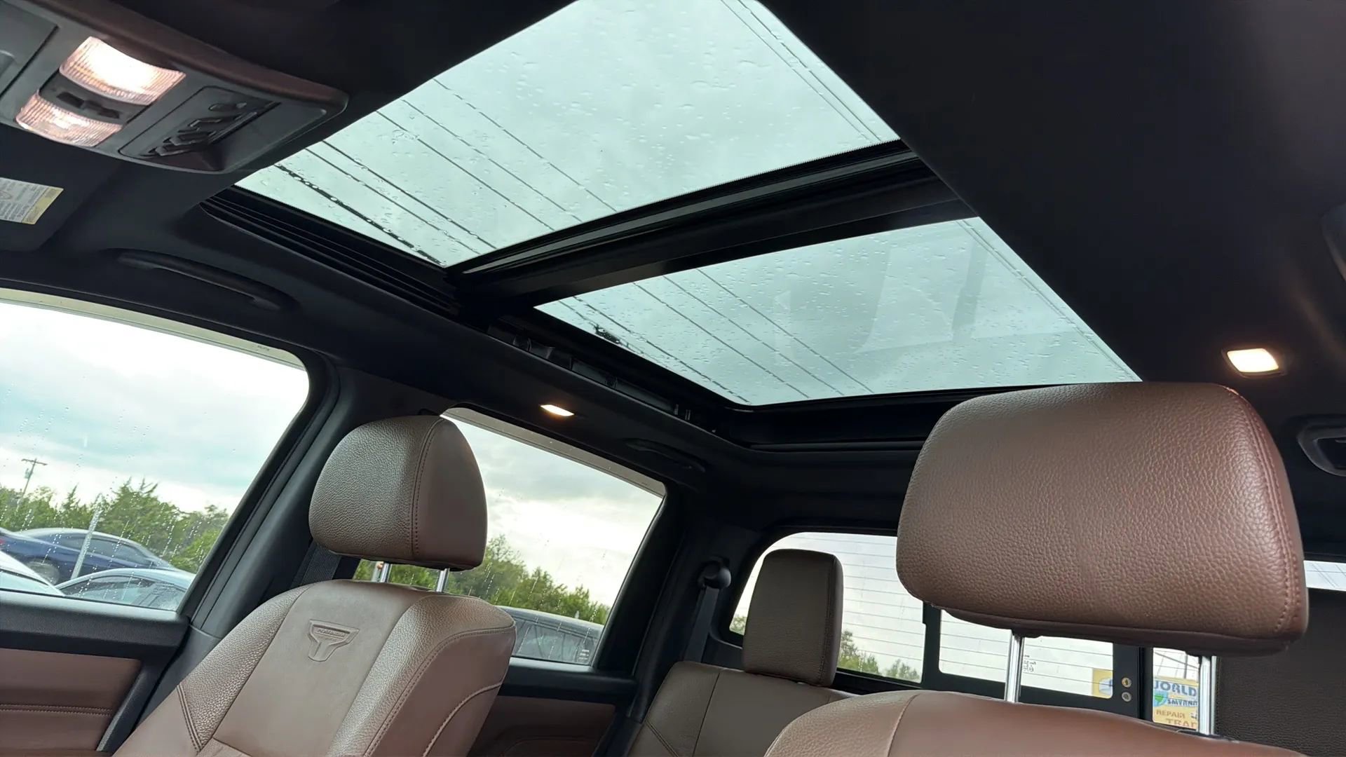 Used 2021 Nissan Titan Platinum Reserve w/ Moonroof Package image 27