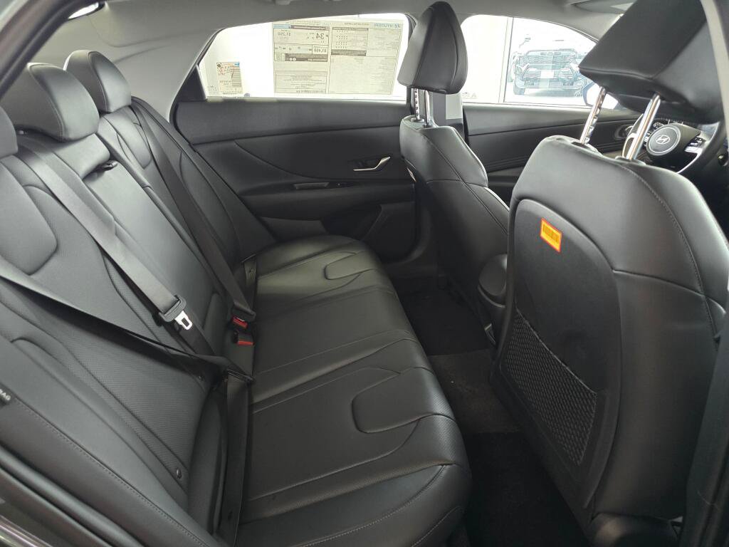 New 2026 Hyundai Elantra Limited FWD image 37