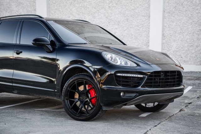 Used 2013 Porsche Cayenne Turbo image 38