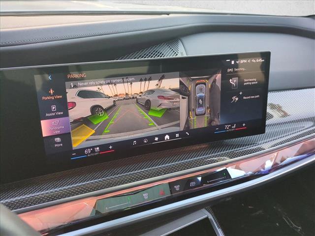 Used 2023 BMW i7 xDrive60 AWD/4WD image 14