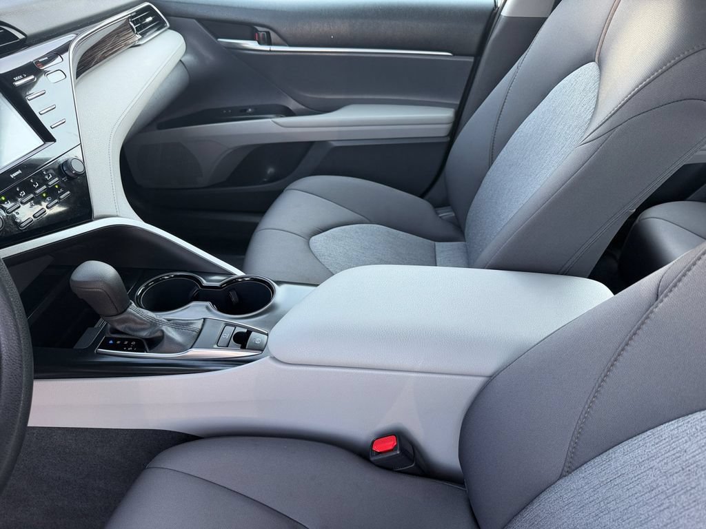 Used 2020 Toyota Camry LE AWD/4WD image 12