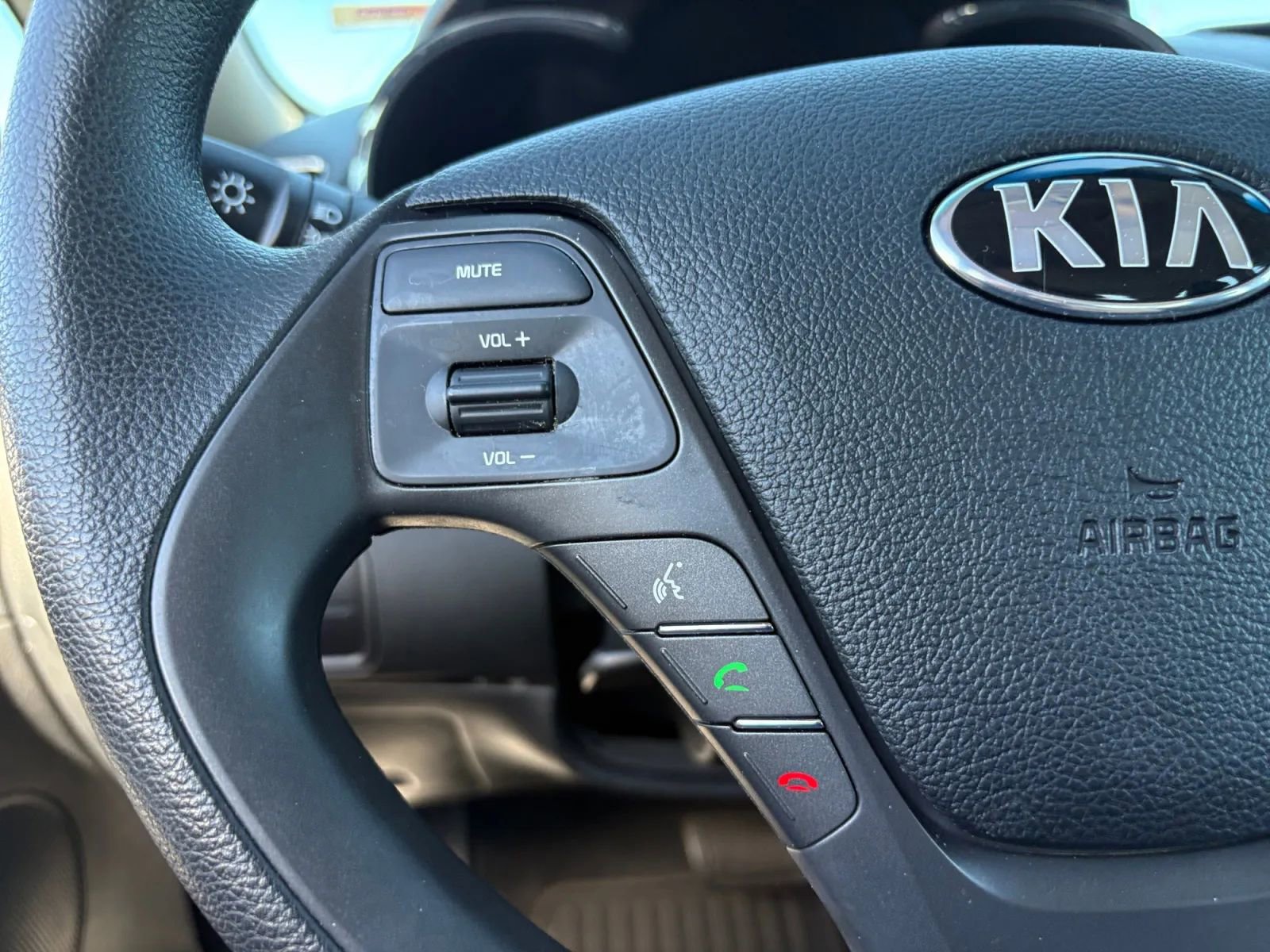 Used 2017 Kia Forte LX image 25