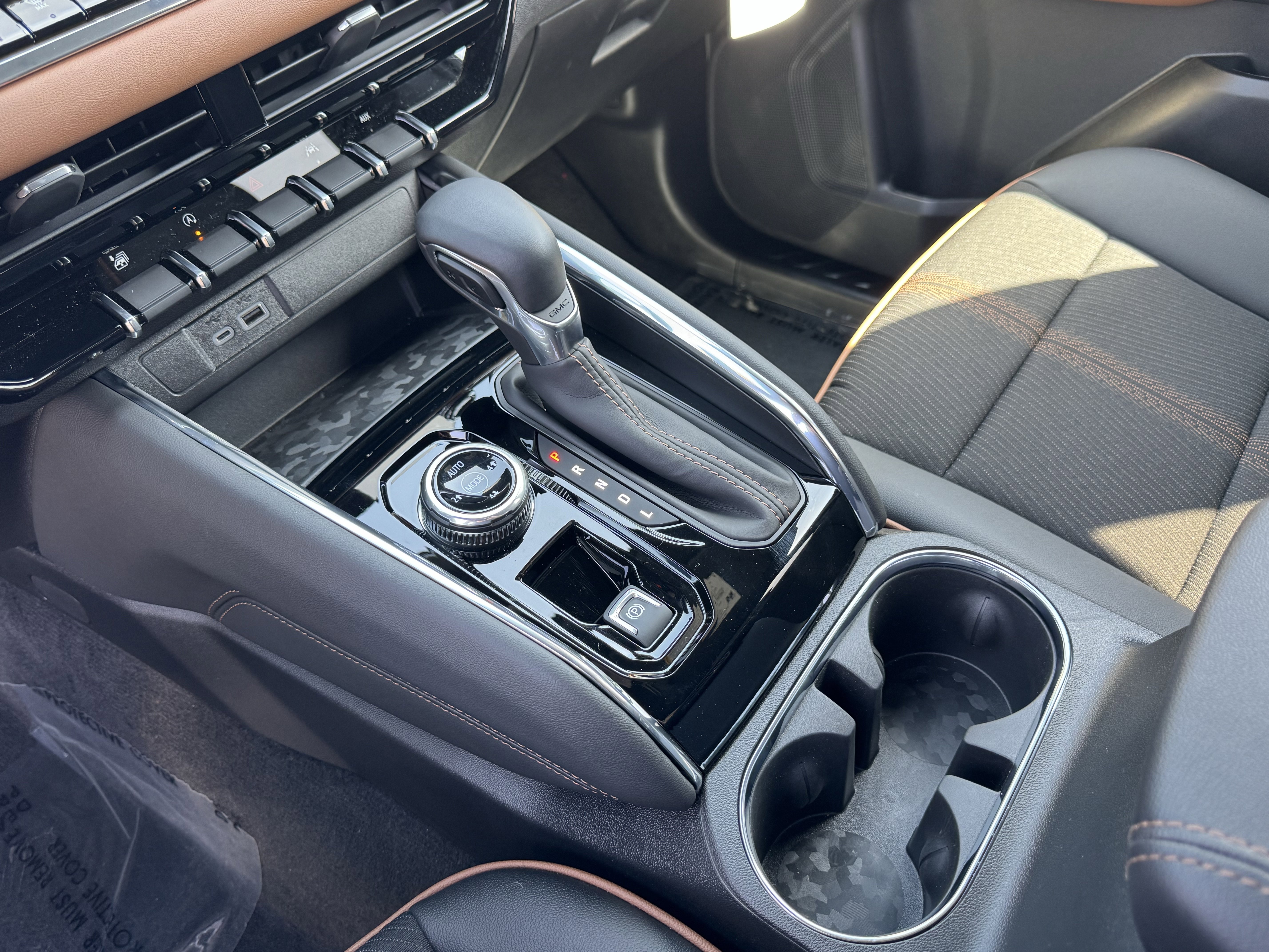 Used 2025 GMC Canyon AT4 w/ Nightfall Edition AWD/4WD image 29