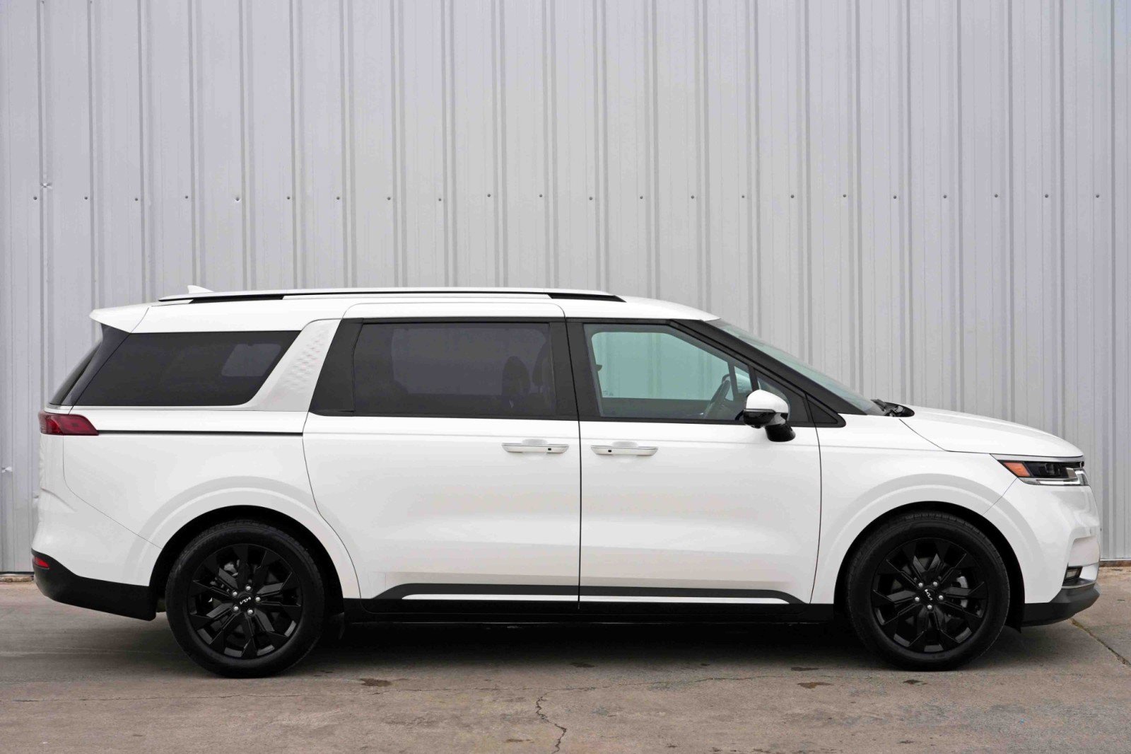 Used 2024 Kia Carnival SX FWD image 55