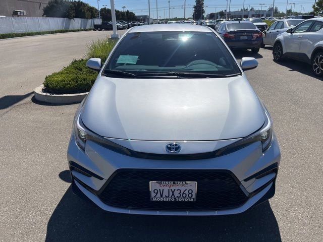 Used 2025 Toyota Corolla SE AWD/4WD image 2