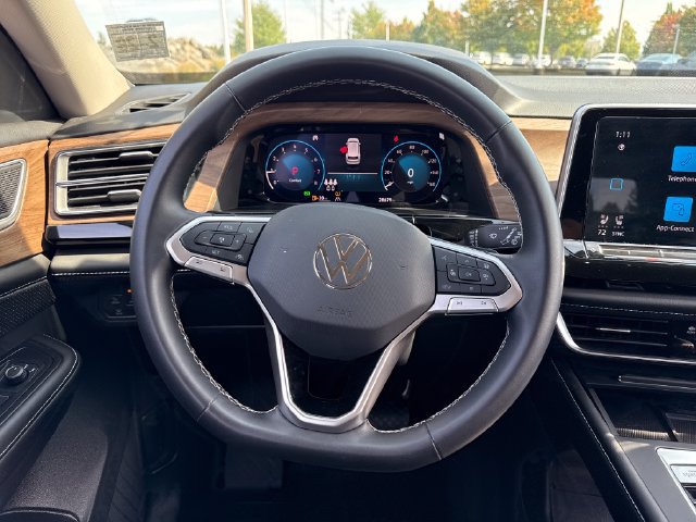 Used 2024 Volkswagen Atlas SE AWD/4WD image 22