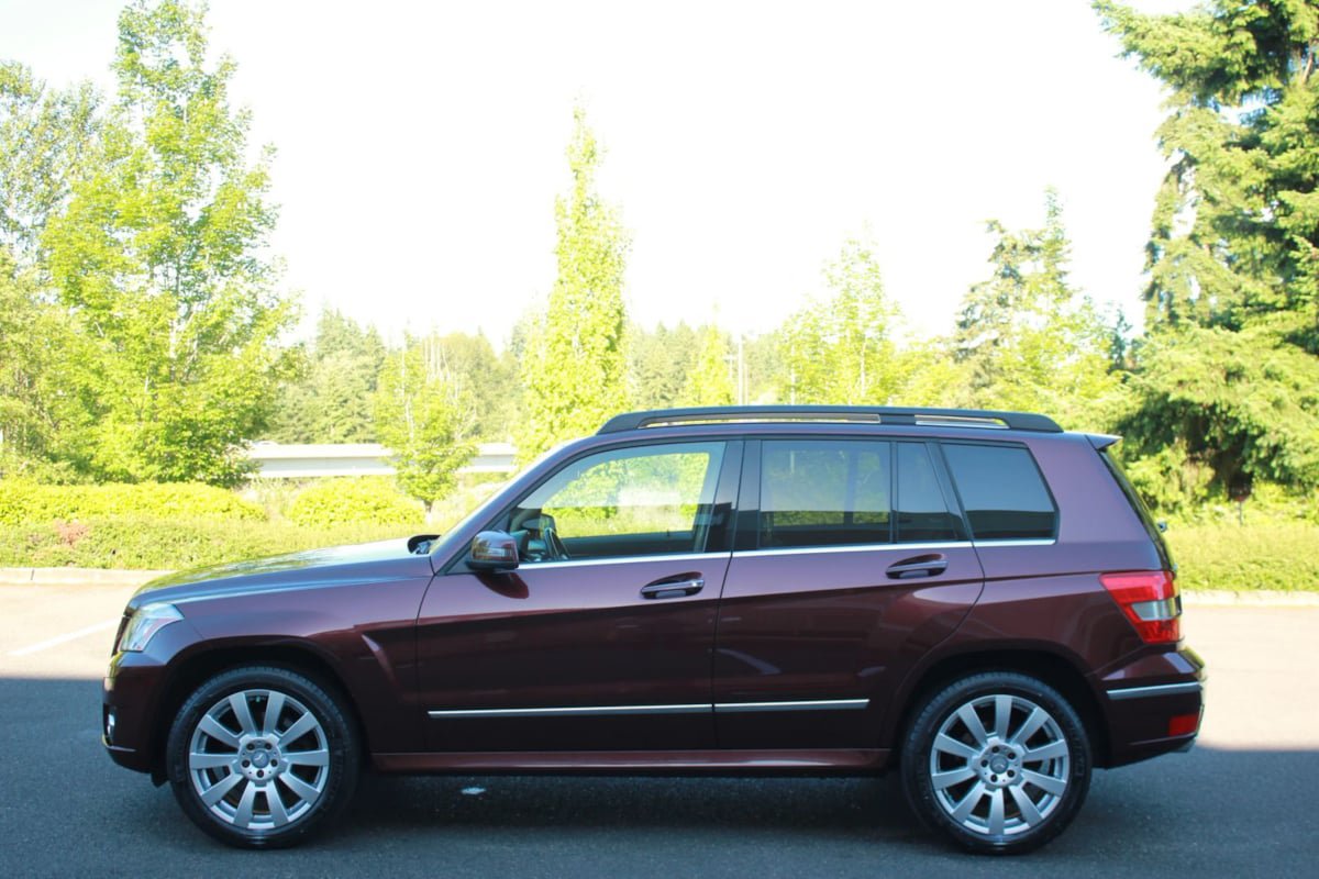 Used 2011 Mercedes-Benz GLK 350 4MATIC image 4