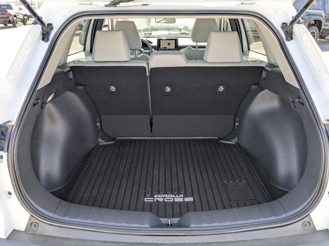 Used 2023 Toyota Corolla Cross L image 13