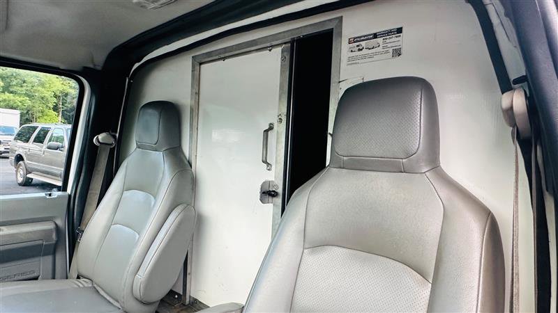 Used 2018 Ford E-350 and Econoline 350 Super Duty image 15