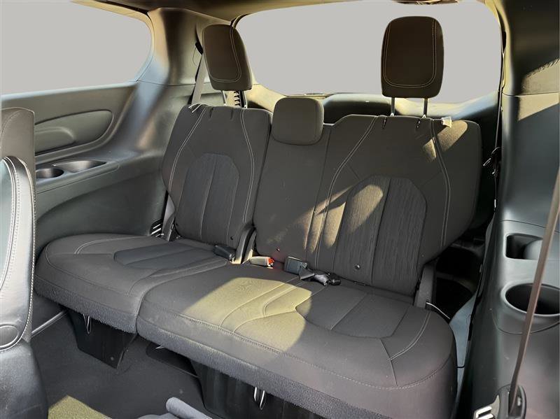 Used 2021 Chrysler Pacifica Touring w/ Uconnect Theater Family Group image 29