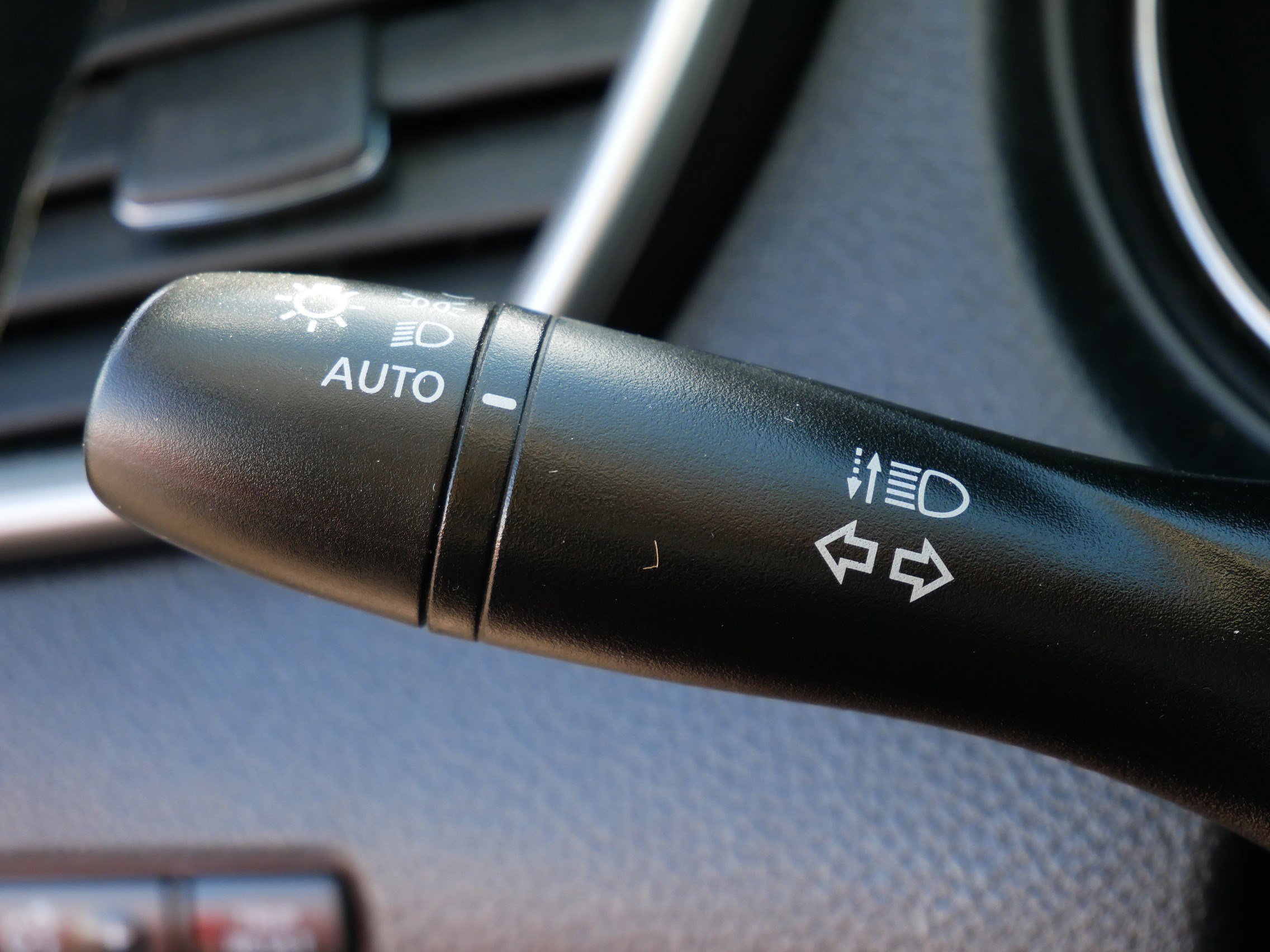 Used 2015 Nissan Rogue SV image 33