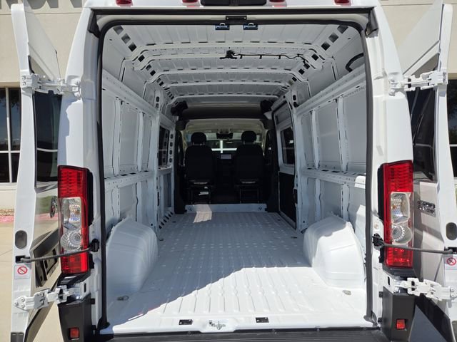 Used 2025 RAM ProMaster 2500 w/ Crew Van Package image 32