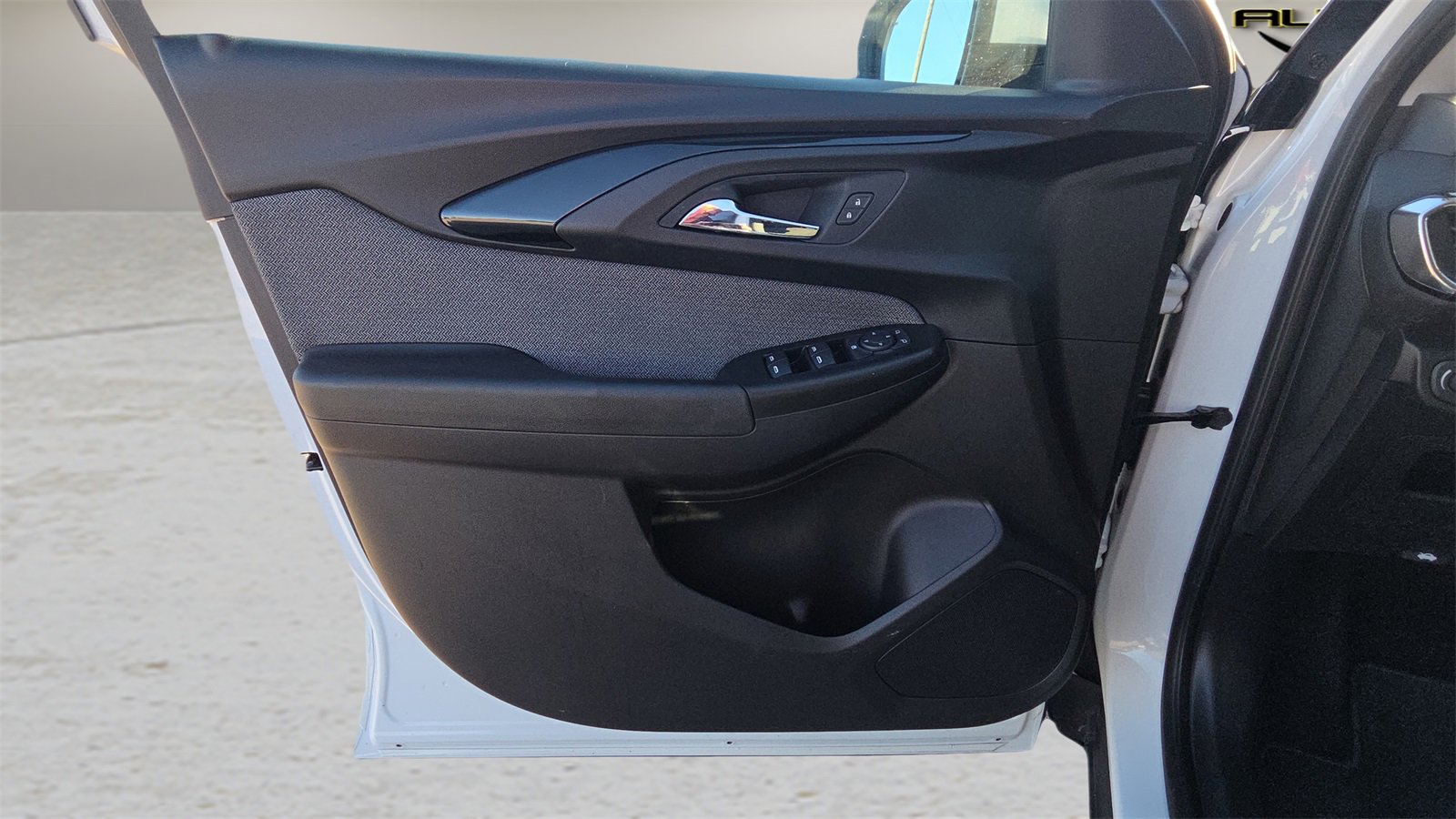 Used 2022 Chevrolet TrailBlazer LT w/ Convenience Package image 22