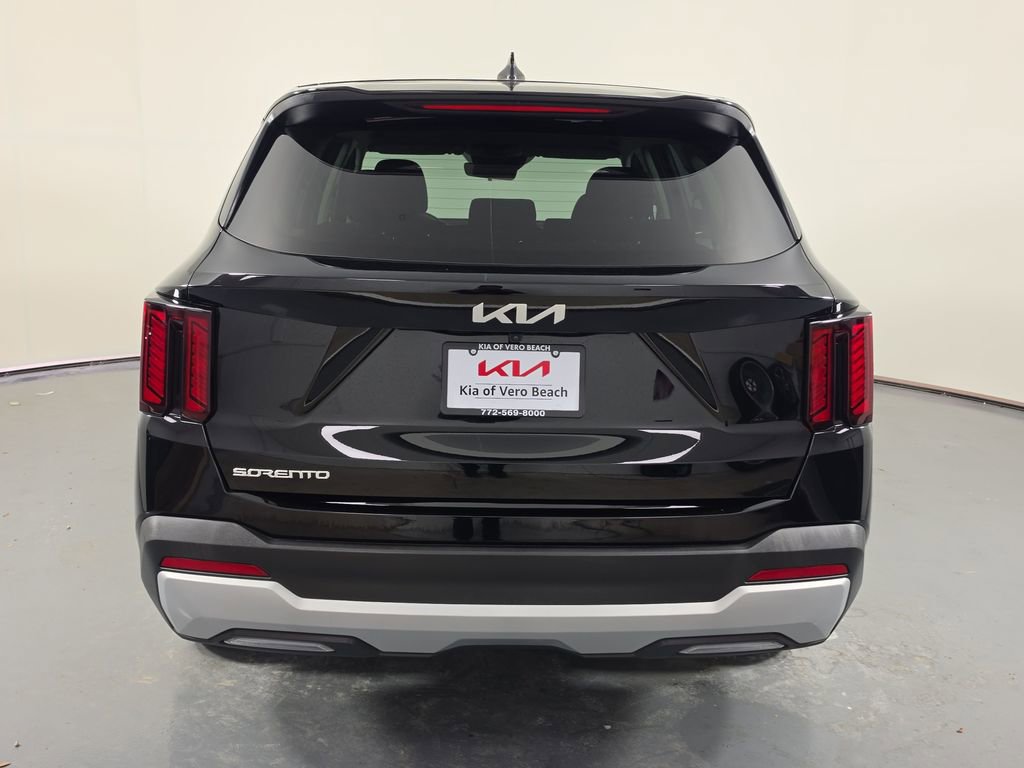 Certified 2026 Kia Sorento LX FWD image 5