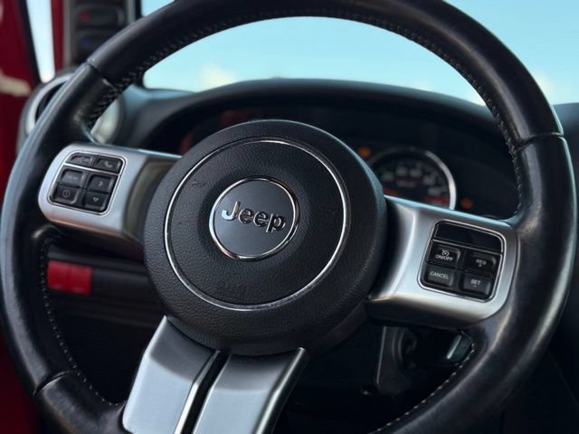 Used 2016 Jeep Wrangler Unlimited Rubicon AWD/4WD image 7