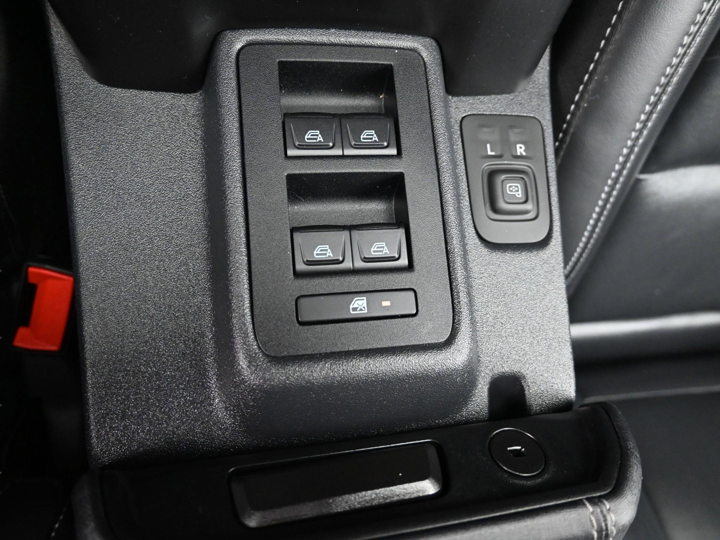 Used 2025 Ford Bronco Outer Banks AWD/4WD image 41