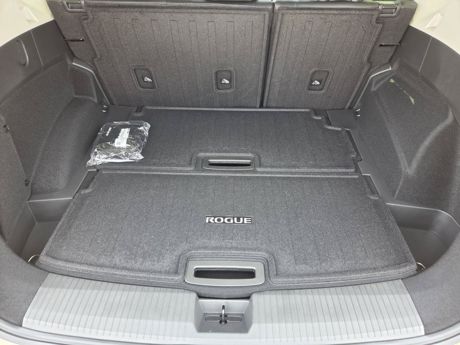 New 2026 Nissan Rogue Platinum AWD/4WD image 13
