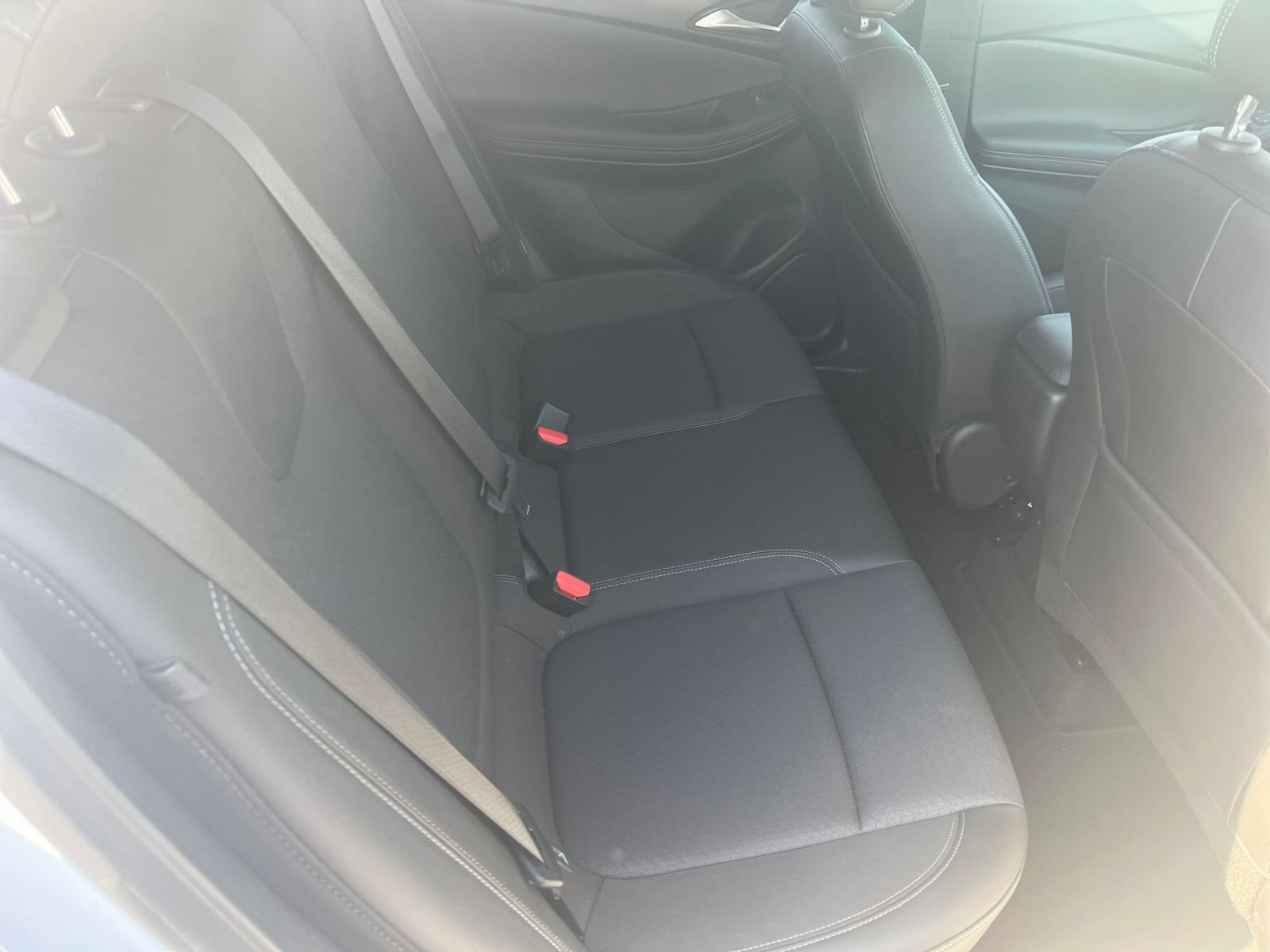 Used 2025 Buick Encore GX Preferred FWD image 37