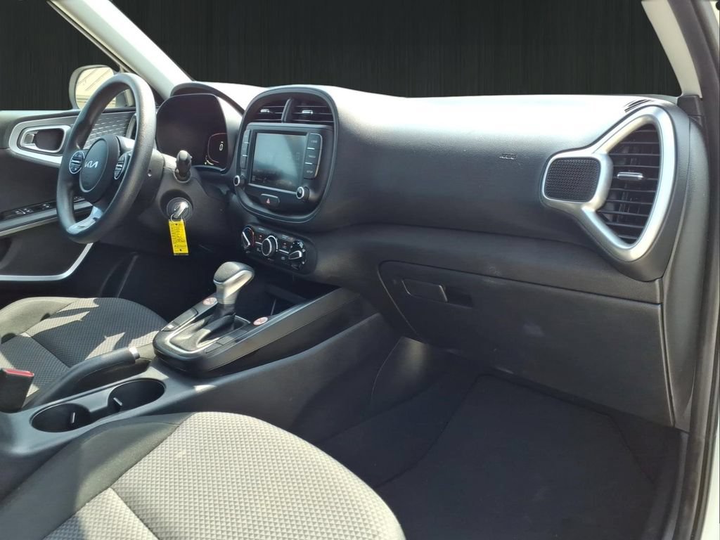 Used 2024 Kia Soul LX w/ Option Group 015 FWD image 11
