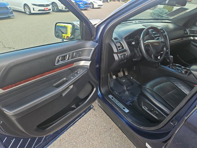 Used 2017 Ford Explorer Platinum image 8