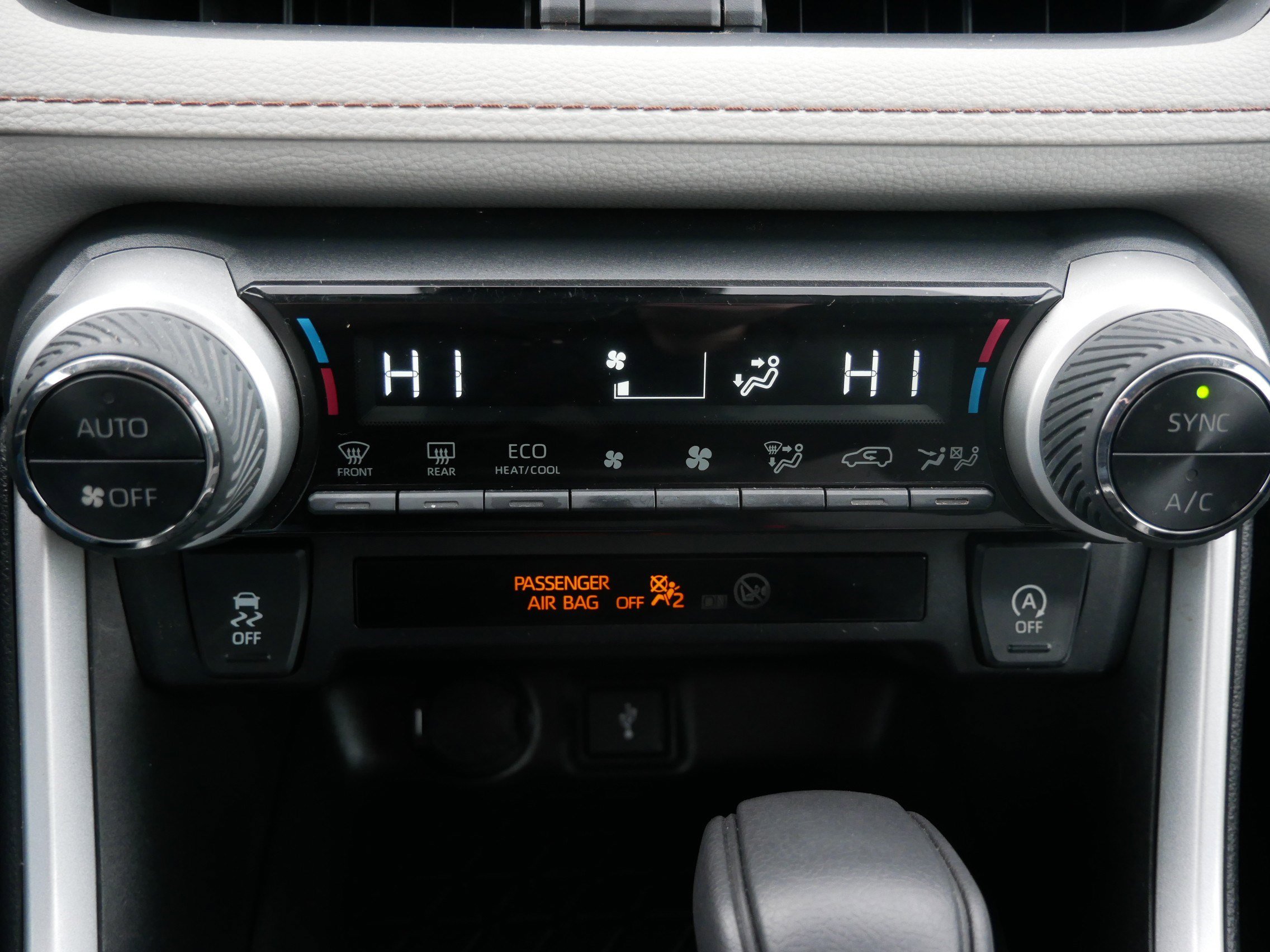 Used 2020 Toyota RAV4 XLE image 23