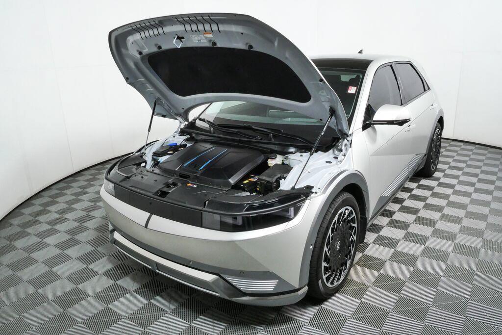 Used 2023 Hyundai Ioniq 5 Limited AWD/4WD image 32
