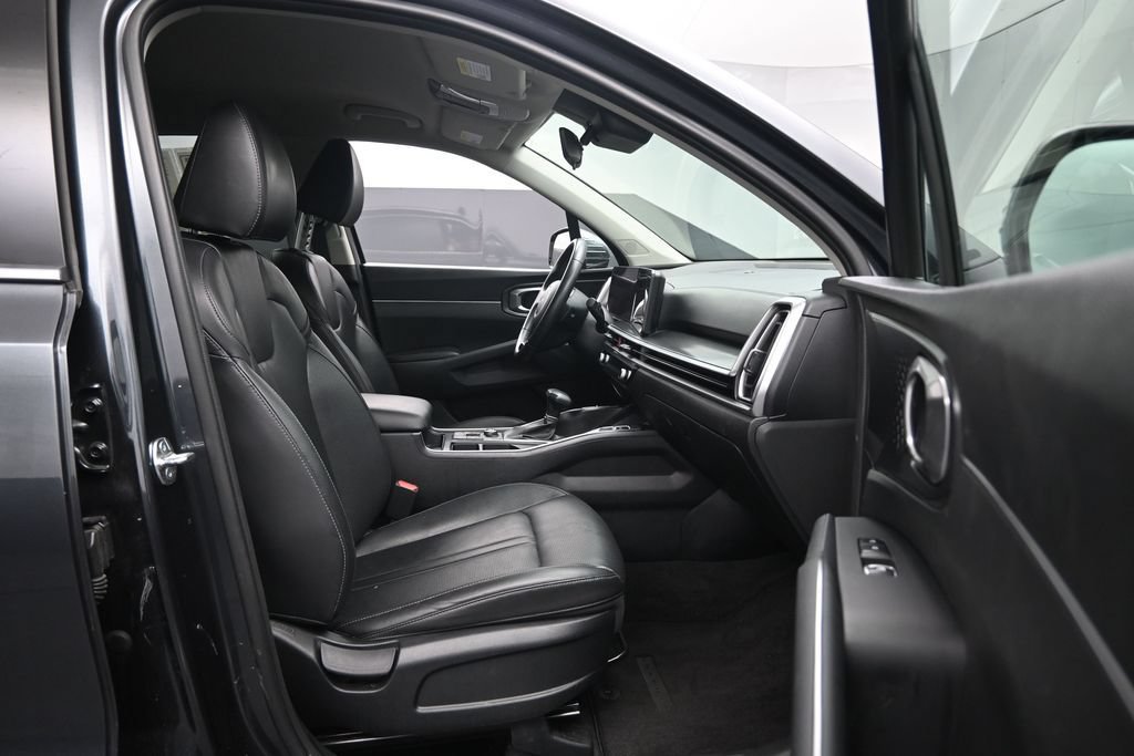 Used 2024 Kia Sorento S FWD image 29