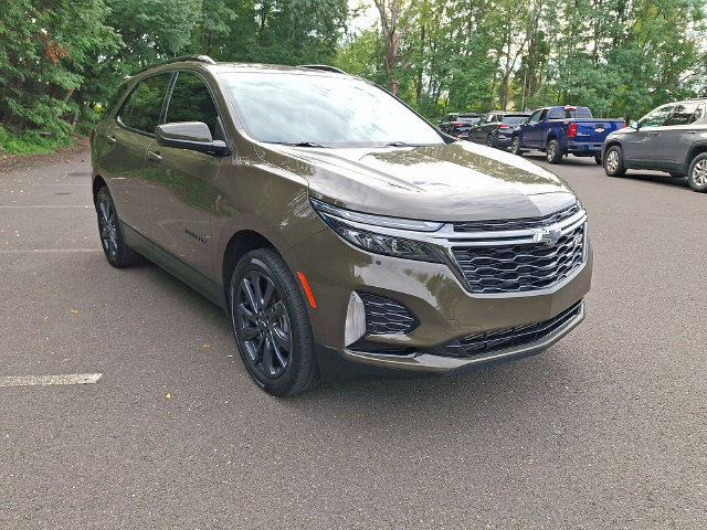 Used 2023 Chevrolet Equinox RS AWD/4WD image 2