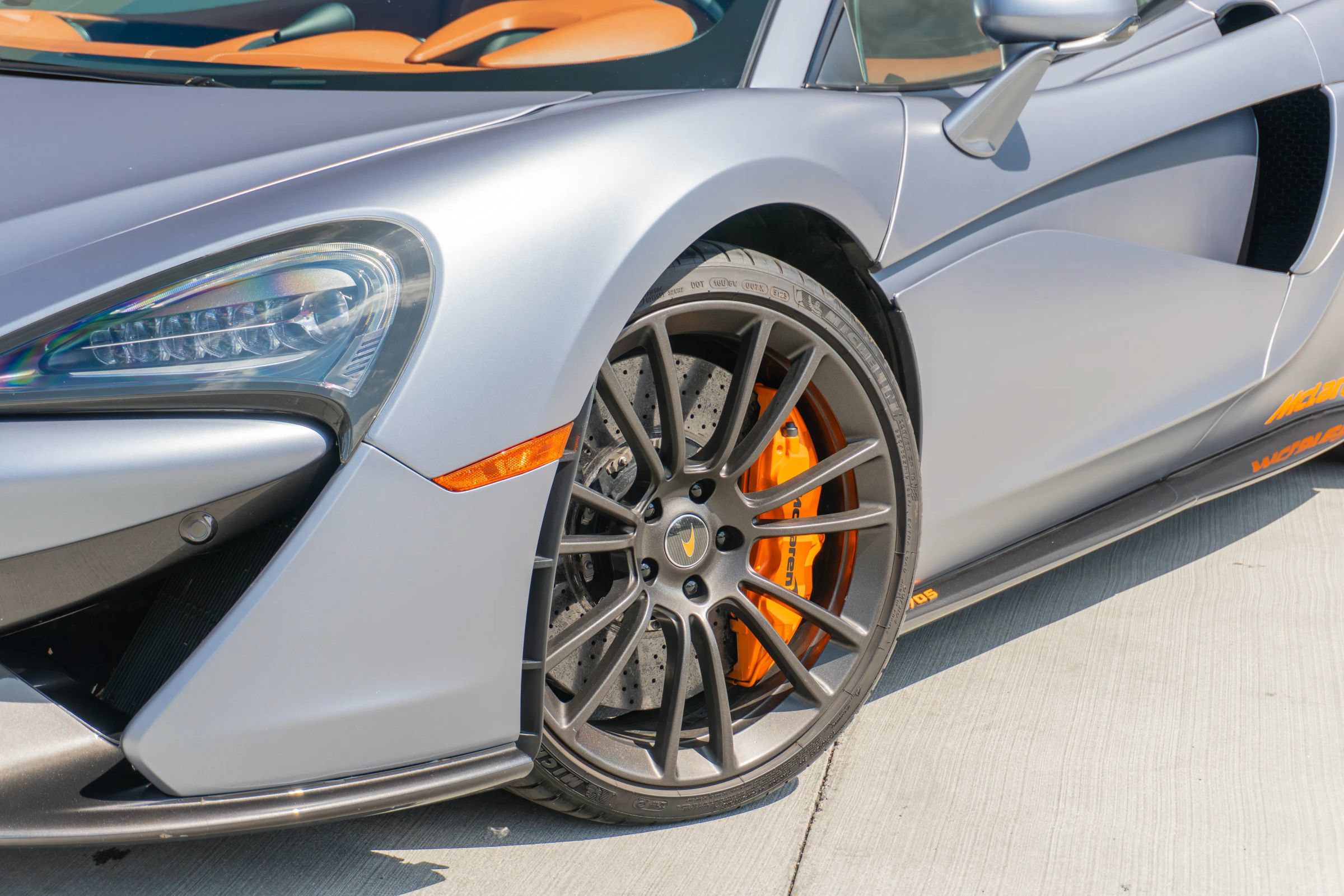 Used 2017 McLaren 570S Coupe RWD image 22