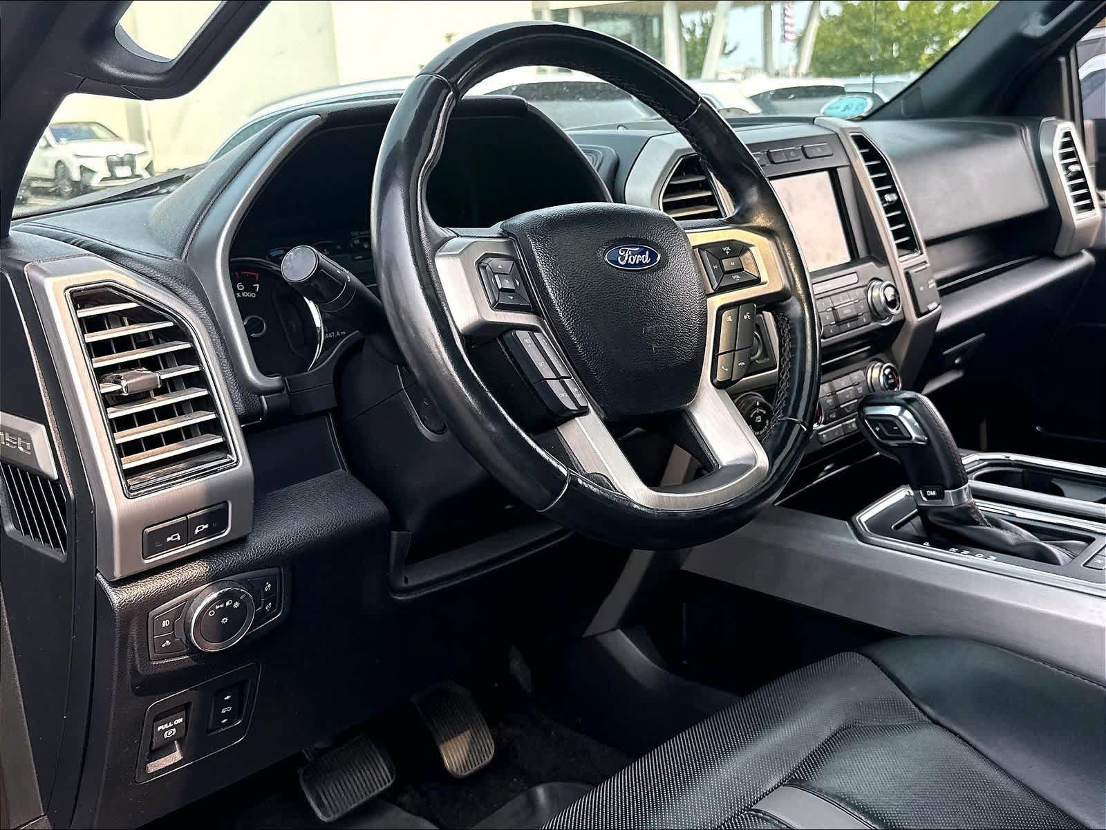 Used 2018 Ford F150 Platinum w/ Equipment Group 701A Luxury AWD/4WD image 16