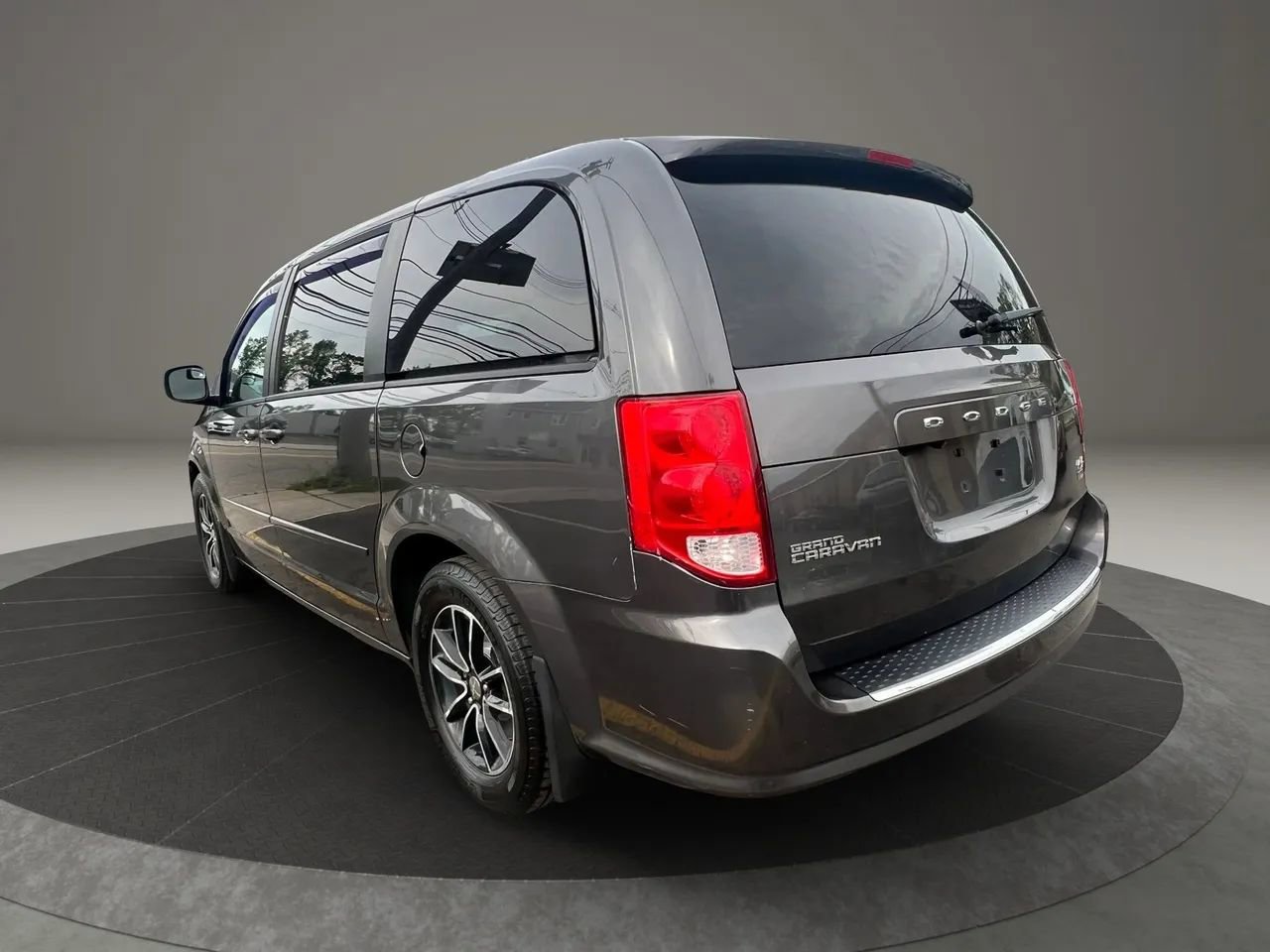 Used 2016 Dodge Grand Caravan R/T FWD image 7