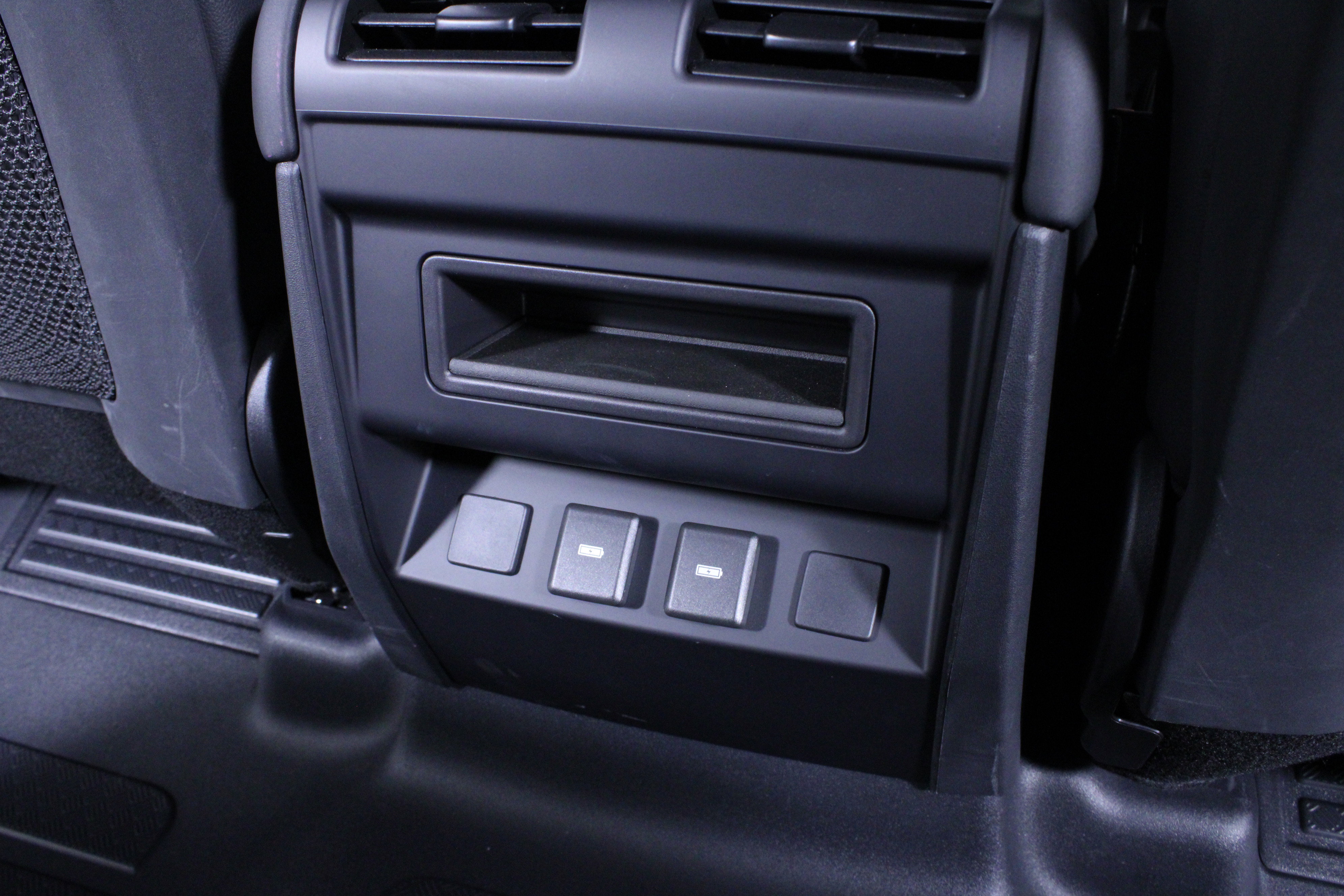 Used 2024 Land Rover Defender 110 S image 15