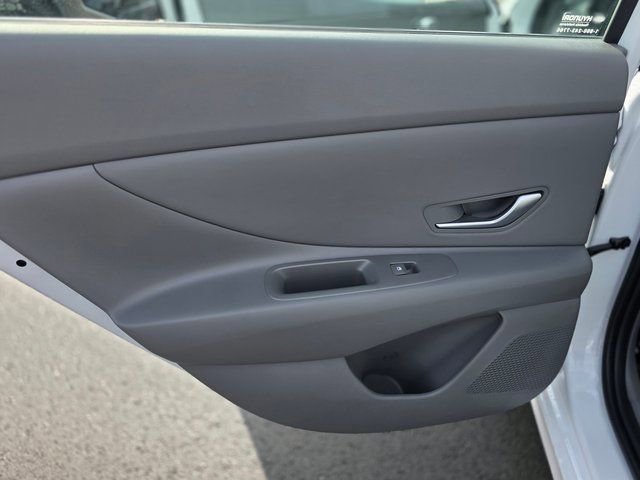 Certified 2025 Hyundai Elantra Sport image 16