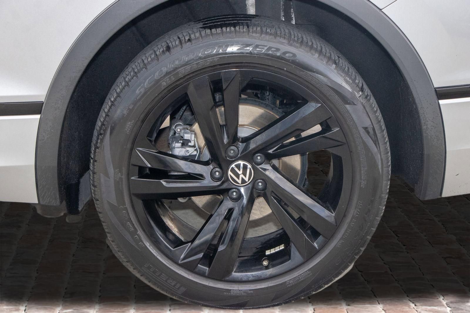 Used 2024 Volkswagen Tiguan SE R-Line FWD image 35